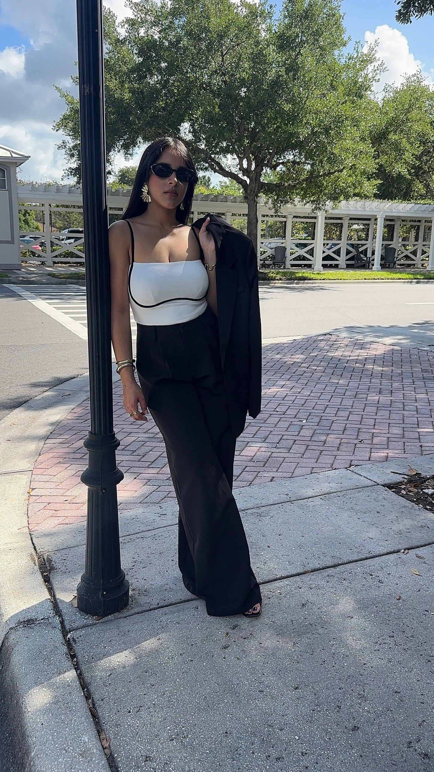 Contrast Basic Top